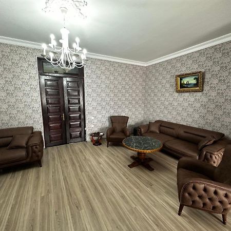 Heart Of Boulvard Appartement Batoemi Buitenkant foto