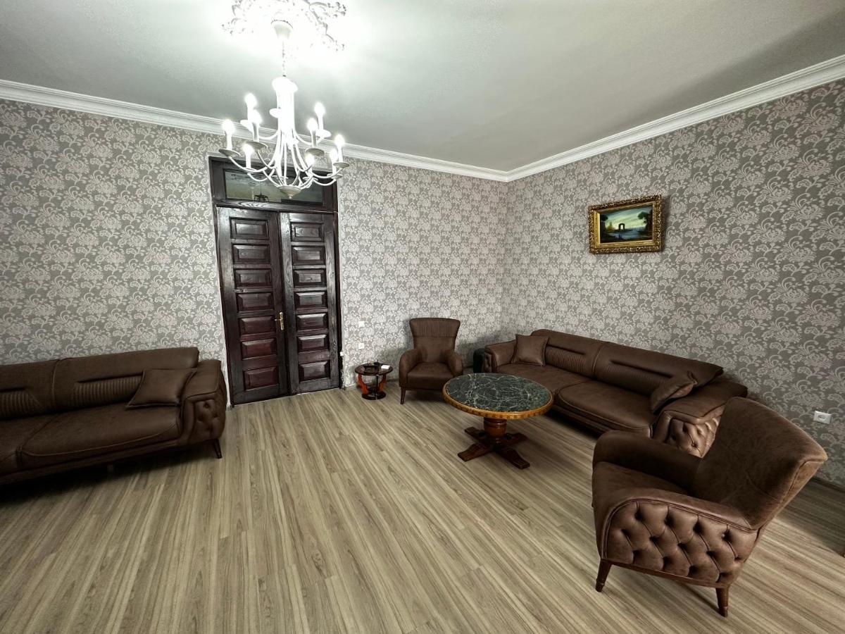 Heart Of Boulvard Appartement Batoemi Buitenkant foto